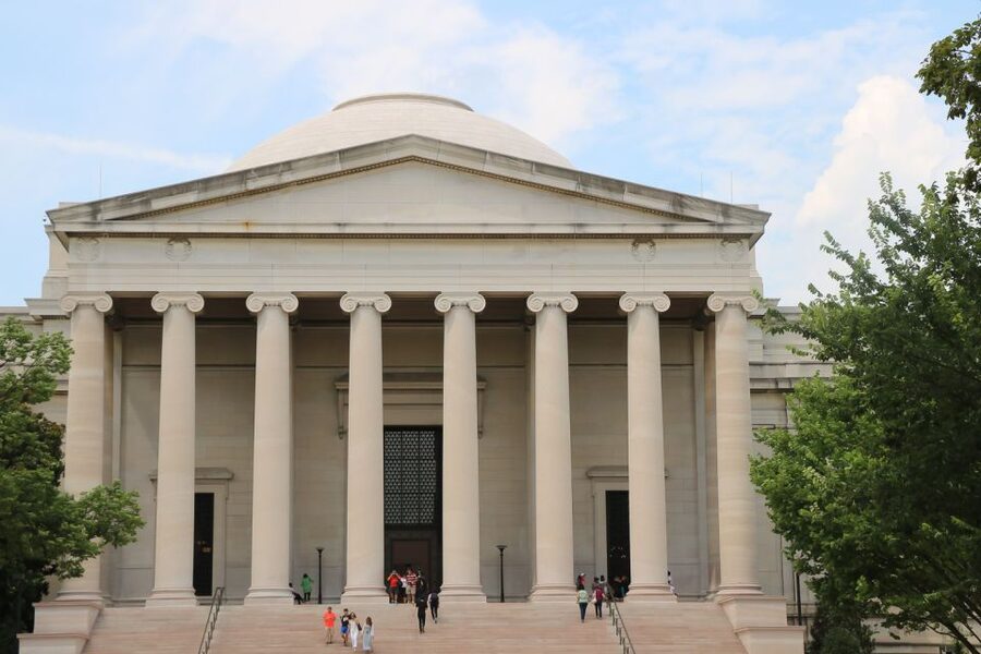 From NYC: Guided Day Trip to Washington DC by Van or Bus - The early ride south through four states