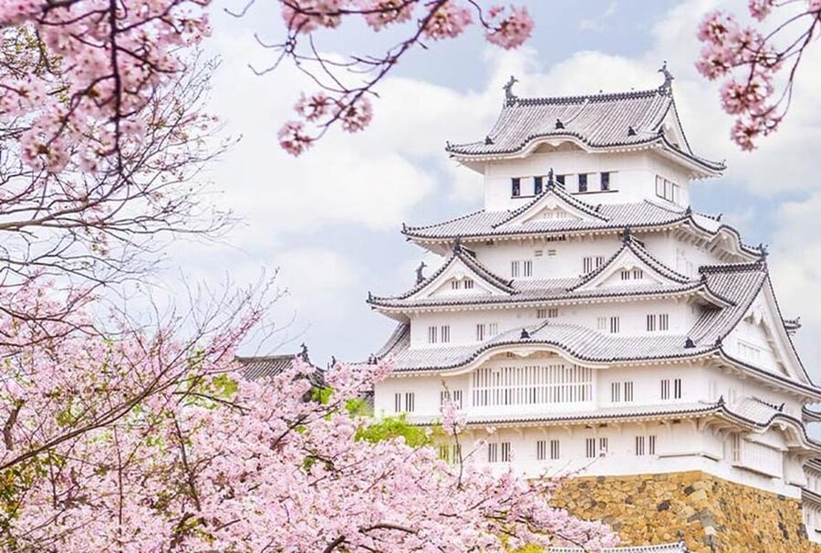 From Osaka: Himeji Castle, Arima Onsen & Mt. Rokko Day Tour - Starting from Osaka and settling into the bus