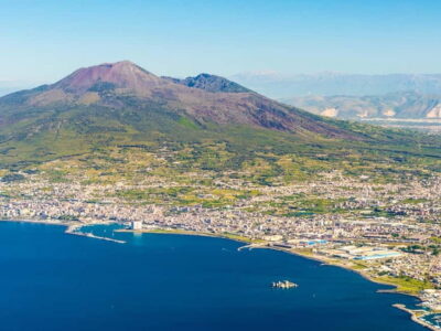 From Pompeii: Mount Vesuvius Hike & Tour by Bus