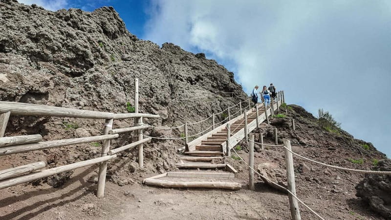 From Pompeii: Mount Vesuvius with bus, ticket and audioguide - Small details that make the day easier