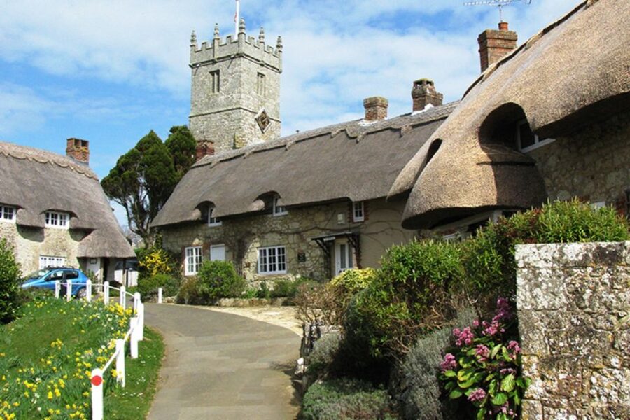 From Portsmouth: Isle of Wight Day Tour by Bus and Ferry - Who will enjoy this Isle of Wight day trip?