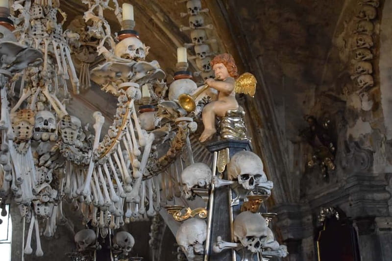 From Prague: Half-Day Coach Tour to Kutná Hora - Sedlec Ossuary, Kutná Horas unforgettable first stop