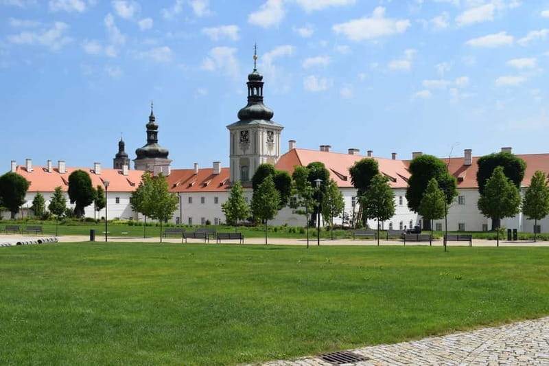 From Prague: Half-Day Coach Tour to Kutná Hora - The guide can shape the whole day