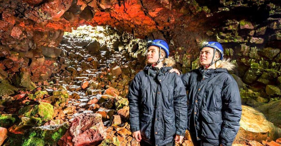 From Reykjavik: Raufarhólshellir Lava Tunnel by Bus - Entering the 5,200-year-old lava tube