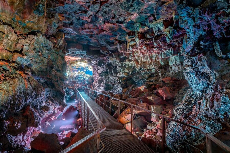 From Reykjavik: Raufarhólshellir Lava Tunnel by Bus - Guides who bring the cave to life