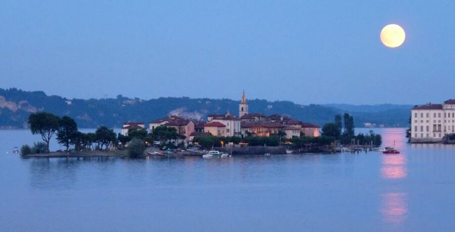 From Stresa: Isola Pescatori Hop-on Hop-off Boat Tour - Adding Villa Pallavicino after the boat ride