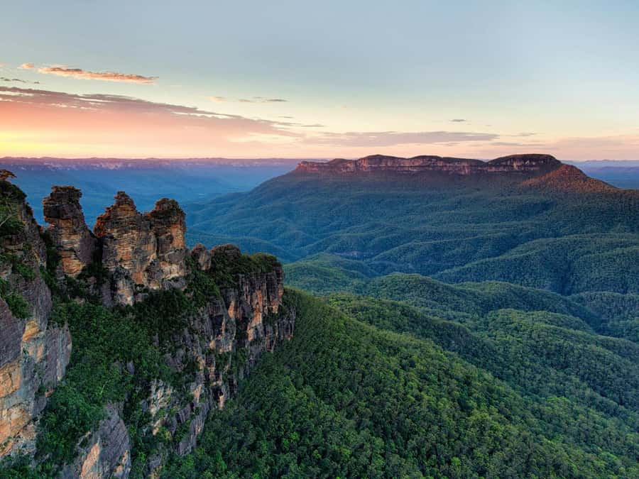 From Sydney: Blue Mountains Day Tour & Hop-on, Hop-off Tour - Sydney Zoo: koalas and kangaroos before the mountains
