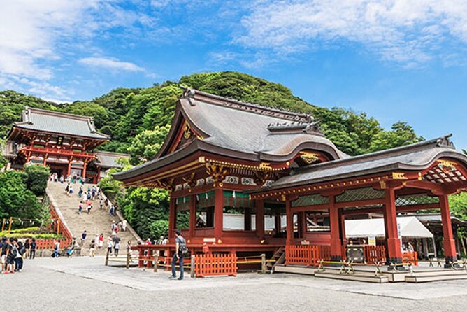 From Tokyo: Kamakura & Enoshima 1-Day Bus Tour - Starting at Tsurugaoka Hachimangu and Komachi Street