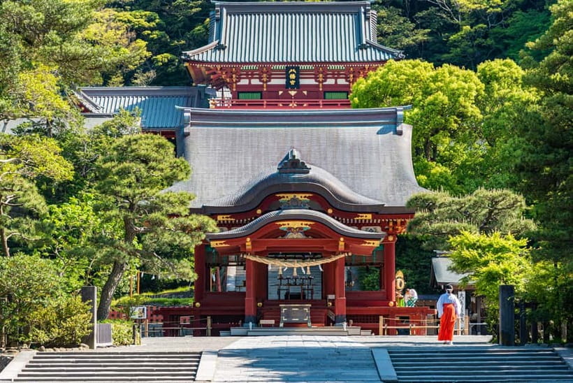 From Tokyo: Kamakura, Great Buddha, and Enoshima Bus Tour - The Enoden railway is a highlight of its own