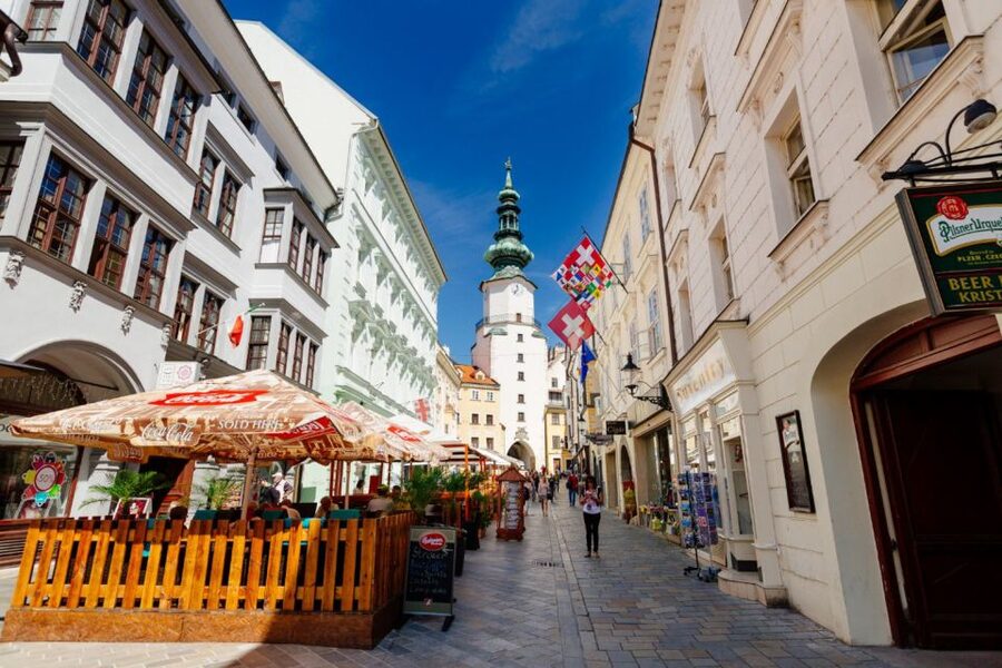From Vienna: Guided Tour to Bratislava with Speed Boat Ride - Six hours to make Bratislava your own