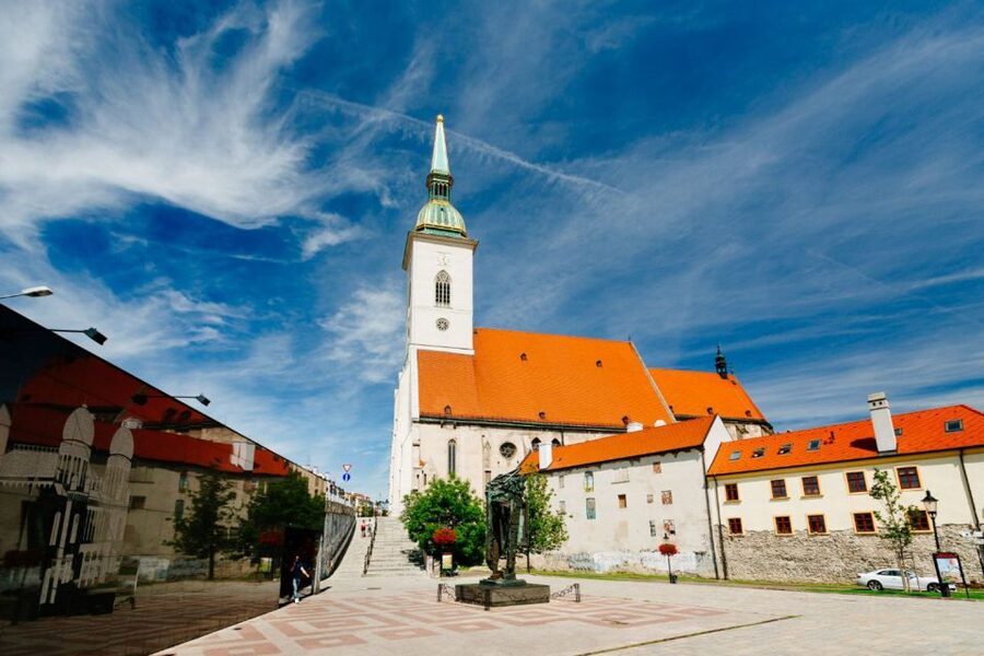 From Vienna: Guided Tour to Bratislava with Speed Boat Ride - Practical details that make the day easier