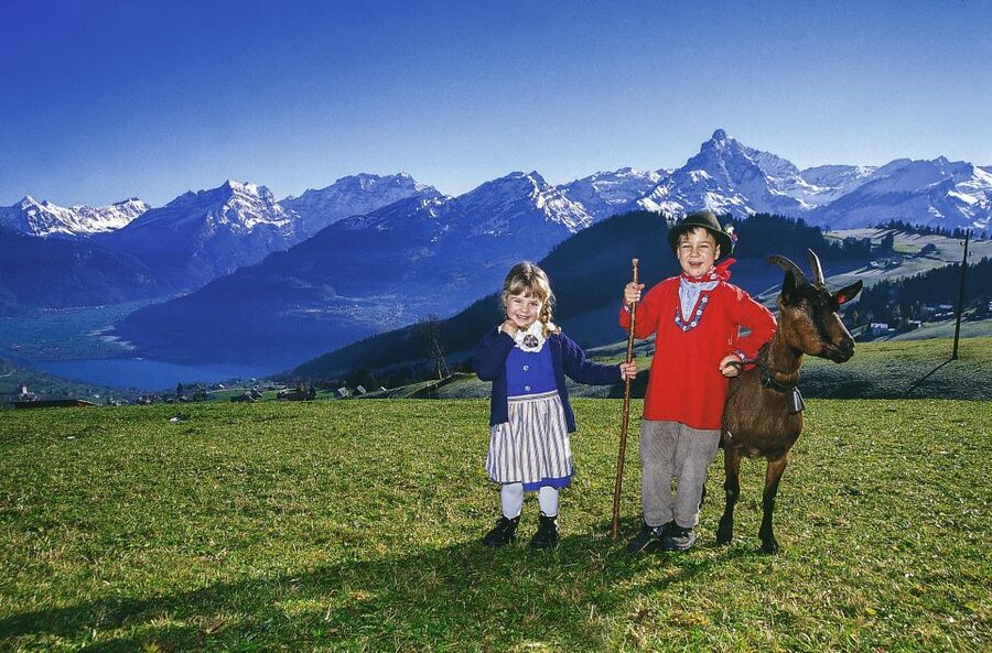From Zurich: Bus Day Trip to Heidiland and Liechtenstein - Rapperswil: a strong first stop by Lake Zurich