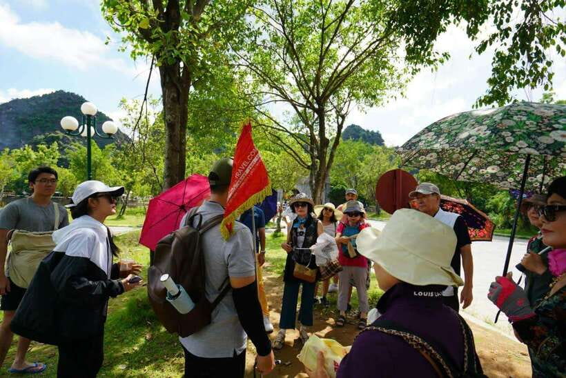 Full Day Hoa Lu - Tam Coc - Mua Cave/Buffet/Tour Guide/Bus - Five things to know before you book