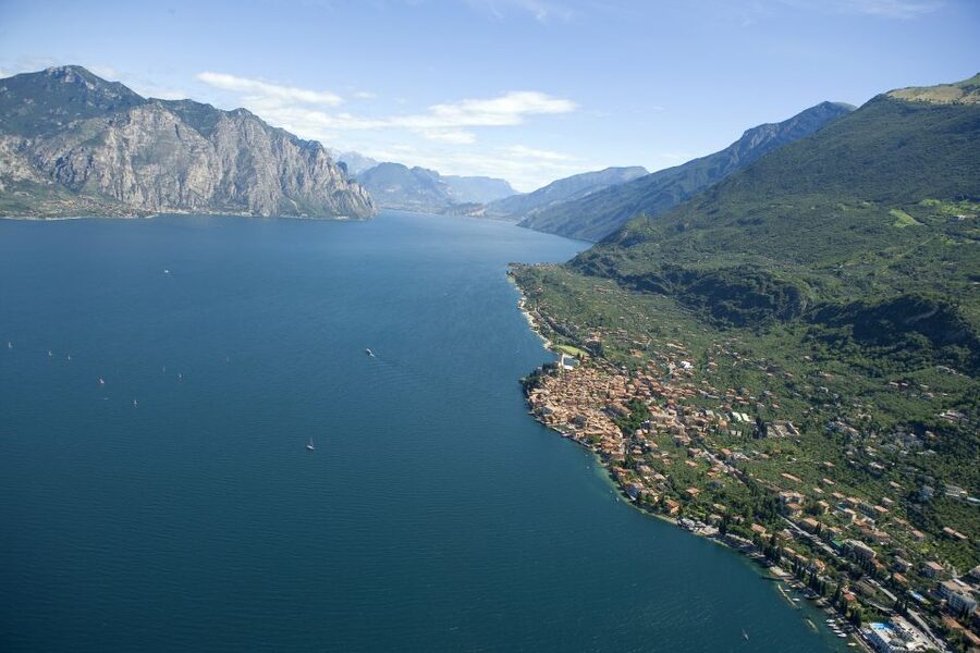 Full-Day Lake Garda Tour: Bus & Public Boat with Guide - How much time do you really get in each town?