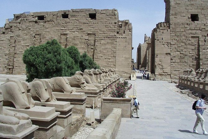 Full-Day Tour to Luxor by Bus: Valley of the Kings from Hurghada - Hatshepsut’s temple beneath the cliffs