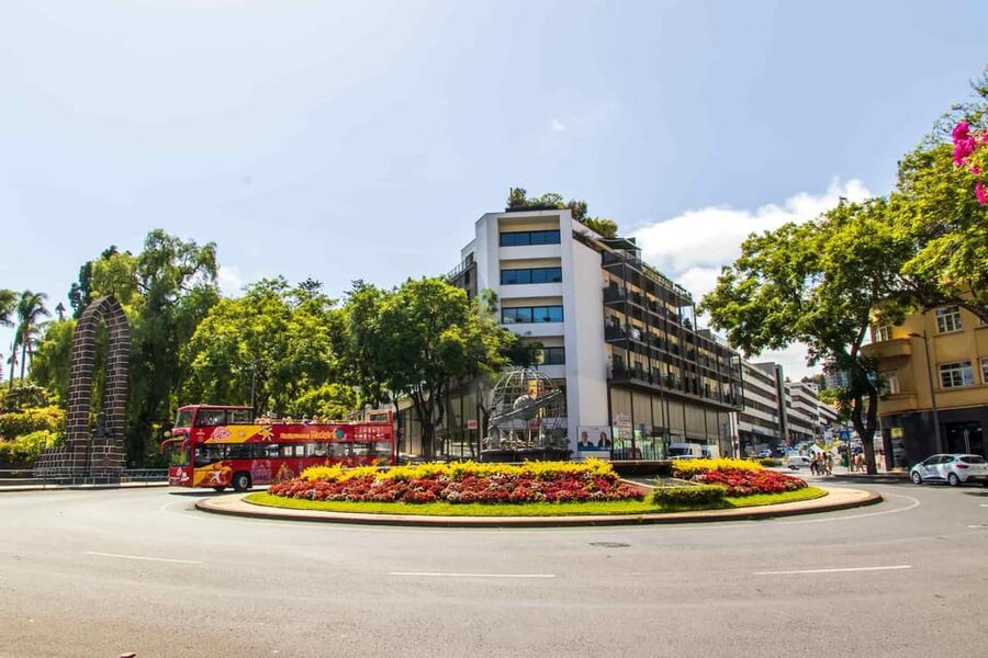 Funchal: City Sightseeing Hop-On Hop-Off Bus Tour - São Martinho, Pico dos Barcelos, and the western suburbs