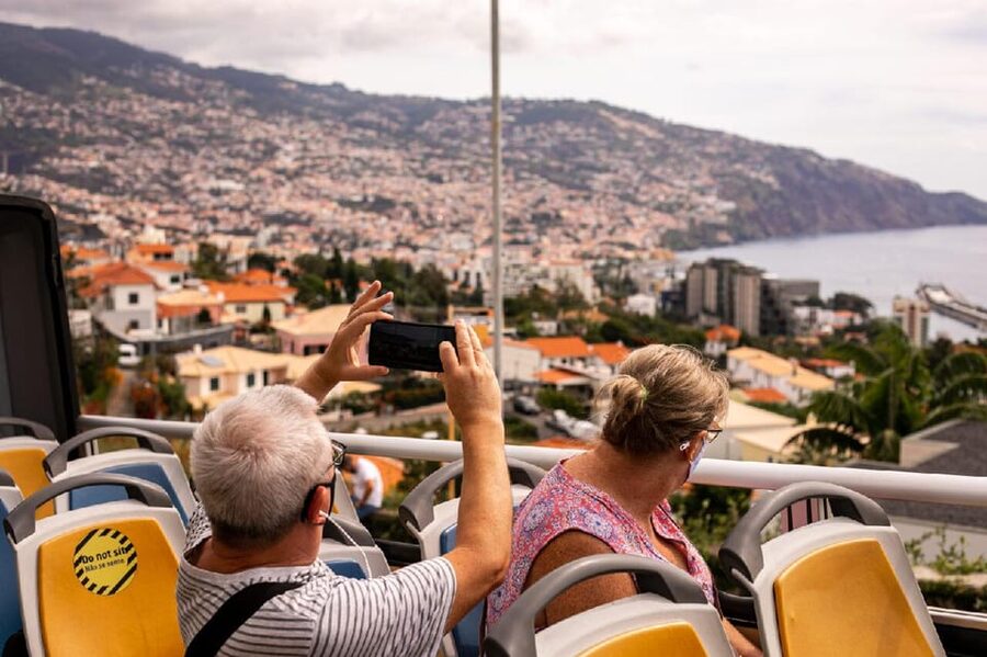 Funchal: Hop-On Hop-Off Bus Tour - Cabo Girão and the transfer to the cliffs