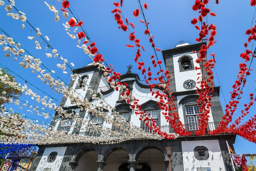 Funchal: Hop-On Hop-Off Bus Tour - Blandy’s wine lodge and Madeira’s famous drink