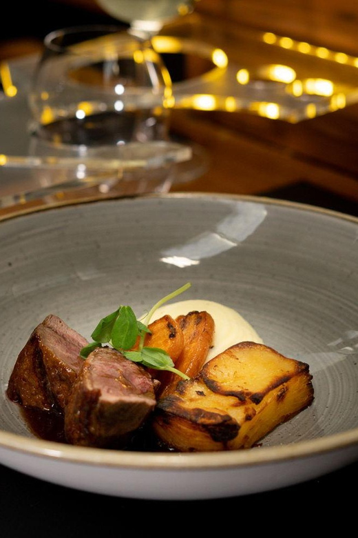 Gastronomic 6-course fine-dining dinner on Luxury London Bus - The route through Westminster and the City