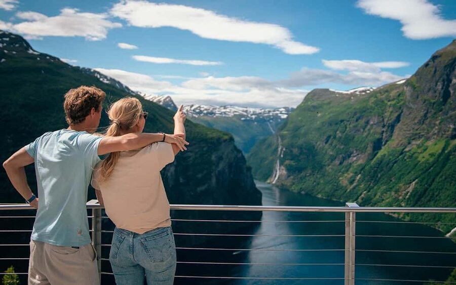 Geiranger: Panorama Bus Tours 1,5/2hr (Highlights viewpoint) - The 1.5-Hour Route to Eagle Bend
