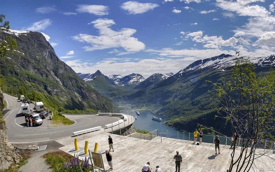 Geiranger: Panorama Bus Tours 1,5/2hr (Highlights viewpoint) - How the Two Routes Compare