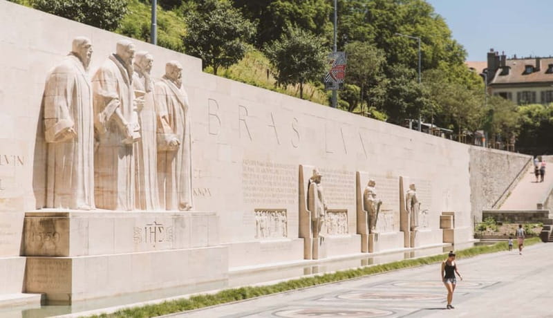 Geneva: Hop-on Hop-Off Bus & Scenic Mini-Train Tour - What the $43 ticket really gives you