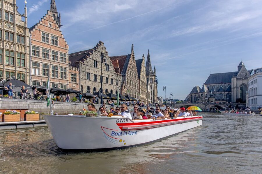 Ghent: Hop-on Hop-off Water-Tramway - Starting at the Castle of the Counts