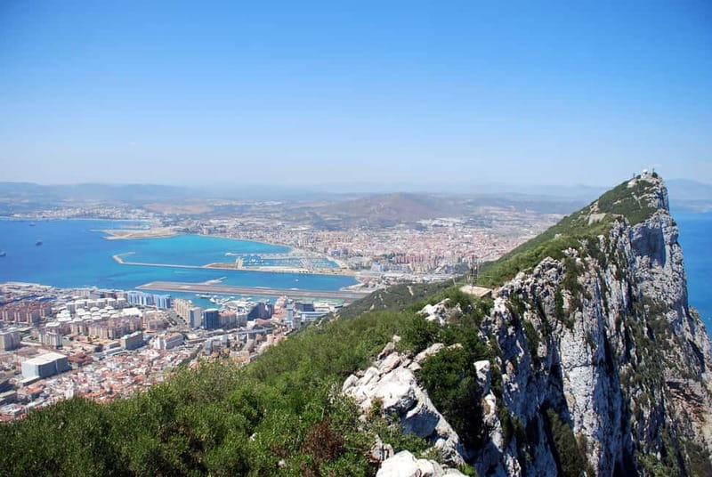 Gibraltar: Guided Tour by Bus Including Tickets - The guide can make or break the short schedule