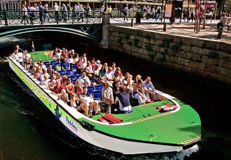 Gothenburg: Hop-On Hop-Off 24-Hour Sightseeing Boat - Brunnparken and Lejontrappan: a central canal view