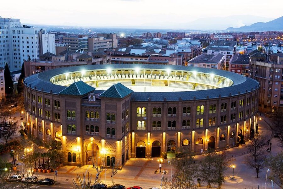 Granada City Train 1 or 2-Day Hop-On Hop-Off Ticket - Plaza Nueva and the central old town