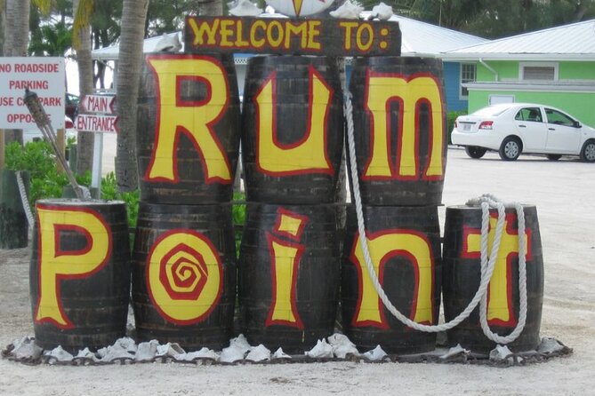 Grand Cayman Private Customized Bus Tour - Food and the Cayman Rum Distillery