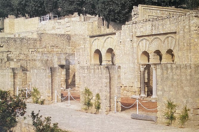 Guided tour of Medina Azahara in Spanish with Bus. Official Guides - Why the museum adds real value