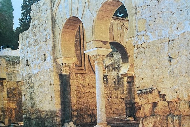 Guided tour of Medina Azahara in Spanish without Bus. Official Guides - The archaeological site with an official guide