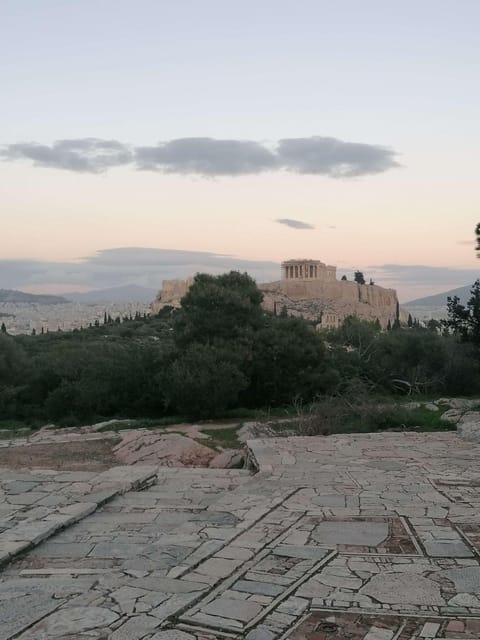 Guided walking tour of Acropolis with bus city tour - What the guide adds to the experience