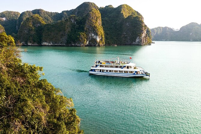 Ha Long Bay Day Cruise, Cave, Kayaking, Swimming, Bus & Lunch - The sunset party and the long ride home