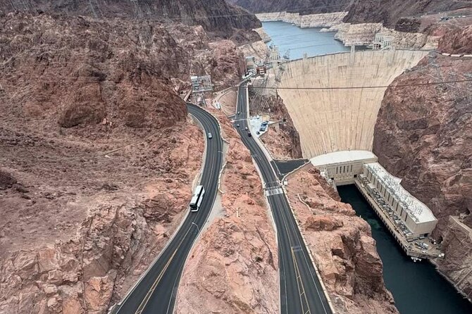 Half-Day Hoover Dam Bus Tour from Las Vegas - The Welcome to Las Vegas sign in 30 minutes