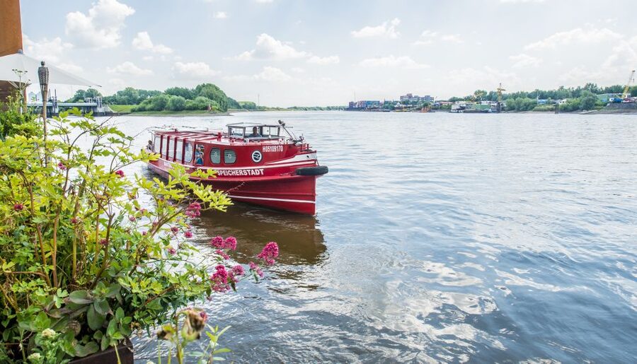 Hamburg: Hop-On Hop-Off Harbor Cruise with Commentary - Starting at Landing Bridge 10