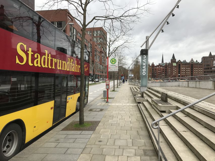 Hamburg: Line C Sightseeing Hop-On Hop-Off Bus Tour - Fish market and the St. Pauli side of town