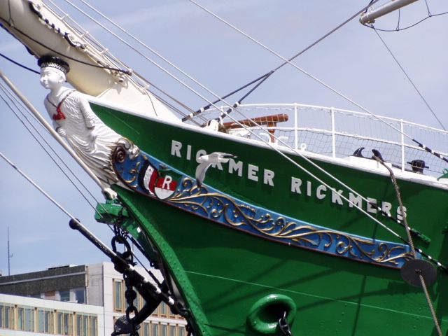 Hamburg: Line F Hop-On Hop-Off Bus and Boat Tour - St. Michaelis Church and Hamburg’s central sights
