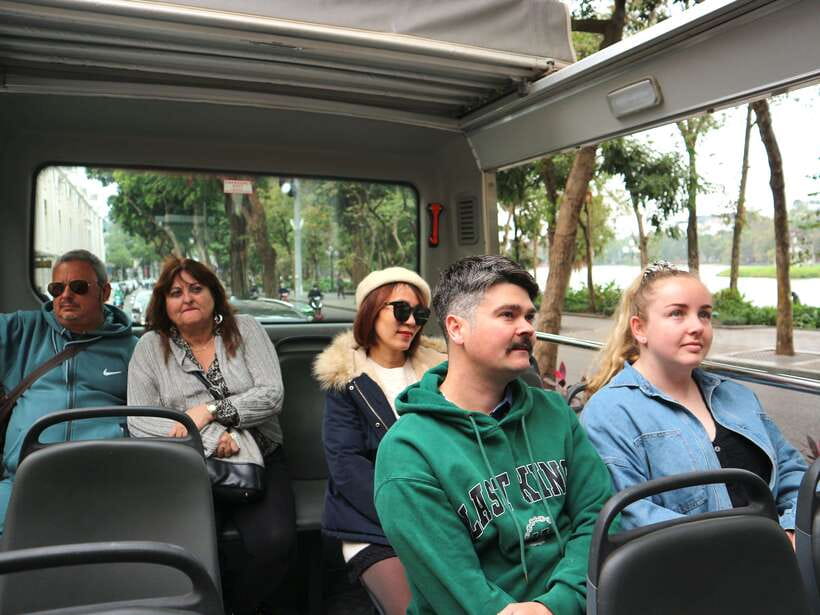 Hanoi Exclusive Craft Beer Bus: Cultural Sightseeing Tour - Dong Xuan Market for everyday Hanoi
