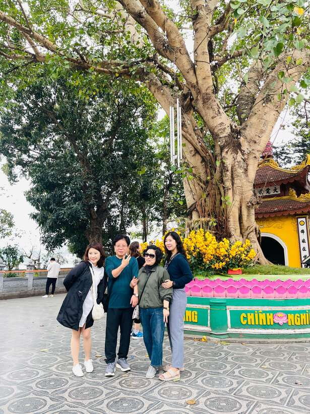 Hanoi Exclusive Craft Beer Bus: Cultural Sightseeing Tour - Ho Chi Minh’s Mausoleum and a more formal side of Hanoi
