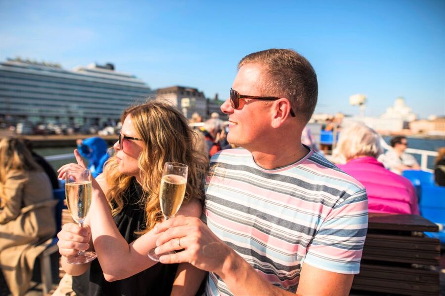Helsinki: Hop-On Hop-Off Bus and Sightseeing Boat Tour - Hop off only where you really want to stop