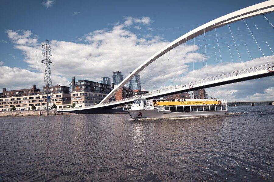 Helsinki: Hop-On Hop-Off Bus Tour & City Highlights Cruise - One ticket, two views of Helsinki