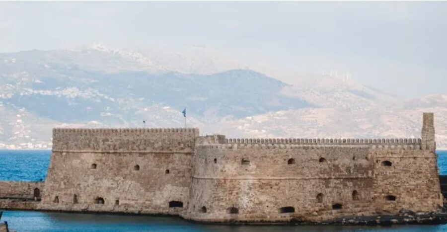 Heraklion: Hop-on Hop-off Open Top Bus Sightseeing Tour - Why this bus works well in Heraklion