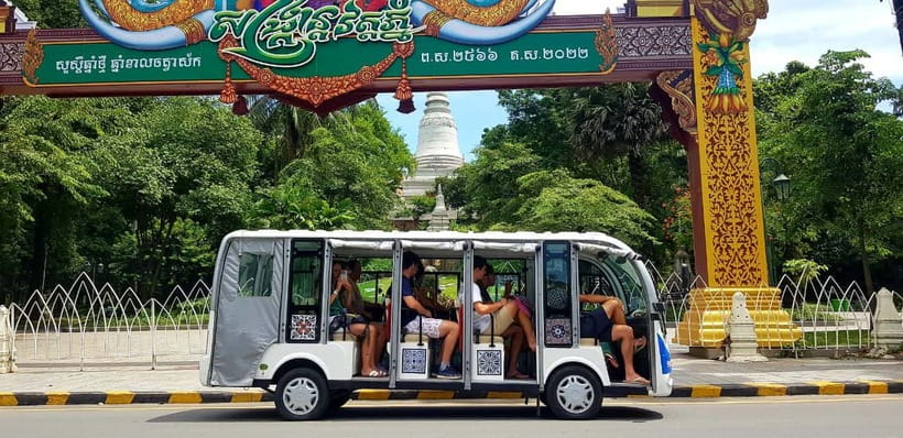 Heritage tour of Phnom Penh in electric bus - Why this electric bus tour makes sense on your first day