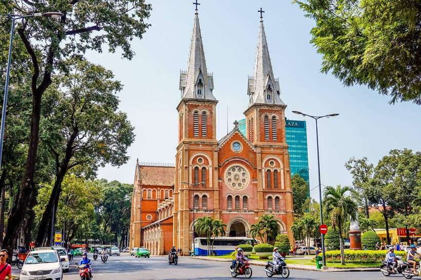 Ho Chi Minh City: Hop-On Hop-Off Bus Tour by Vistra - Who should book this city ride?