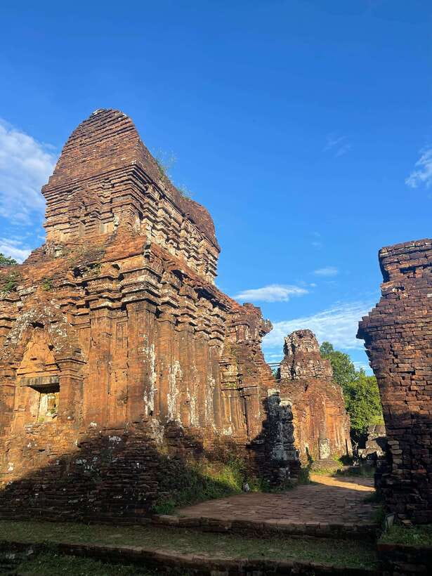 Hoi An: My Son Ruins: Guide-Bus-Boat-Cultural Show-Lunch - Who should book this tour?