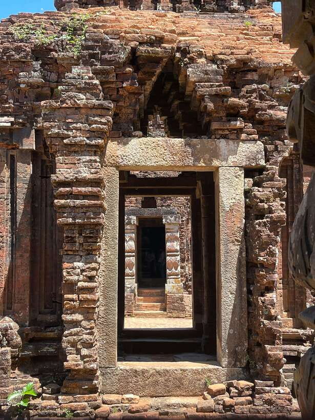 Hoi An: My Son Ruins: Guide-Bus-Boat-Cultural Show-Lunch - Why this six-hour My Son trip works well