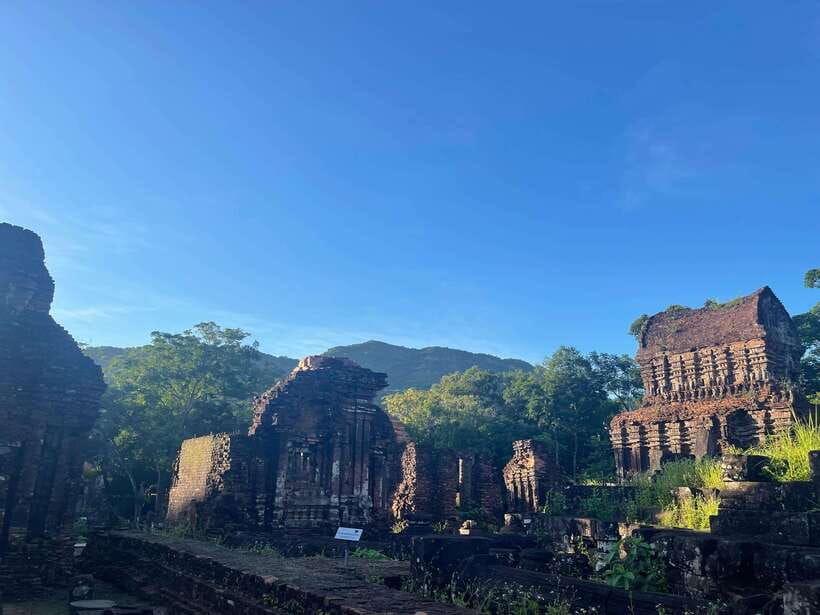 Hoi An: My Son Ruins: Guide-Bus-Boat-Cultural Show-Lunch - Leaving Hoi An for My Son