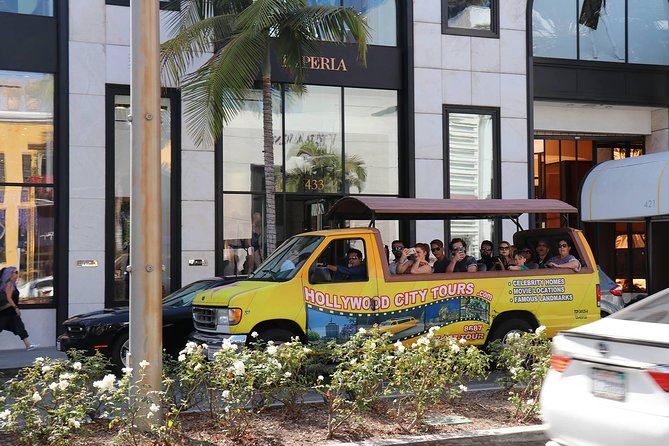 Hollywood and Celebrity Homes Bus Tour - Music venues and the Sunset Strip